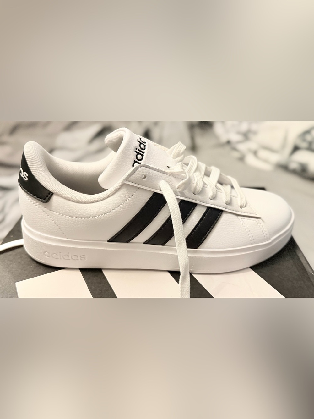 NWB adidas grand Court Originals White Sneakers with Black Three-Stripes